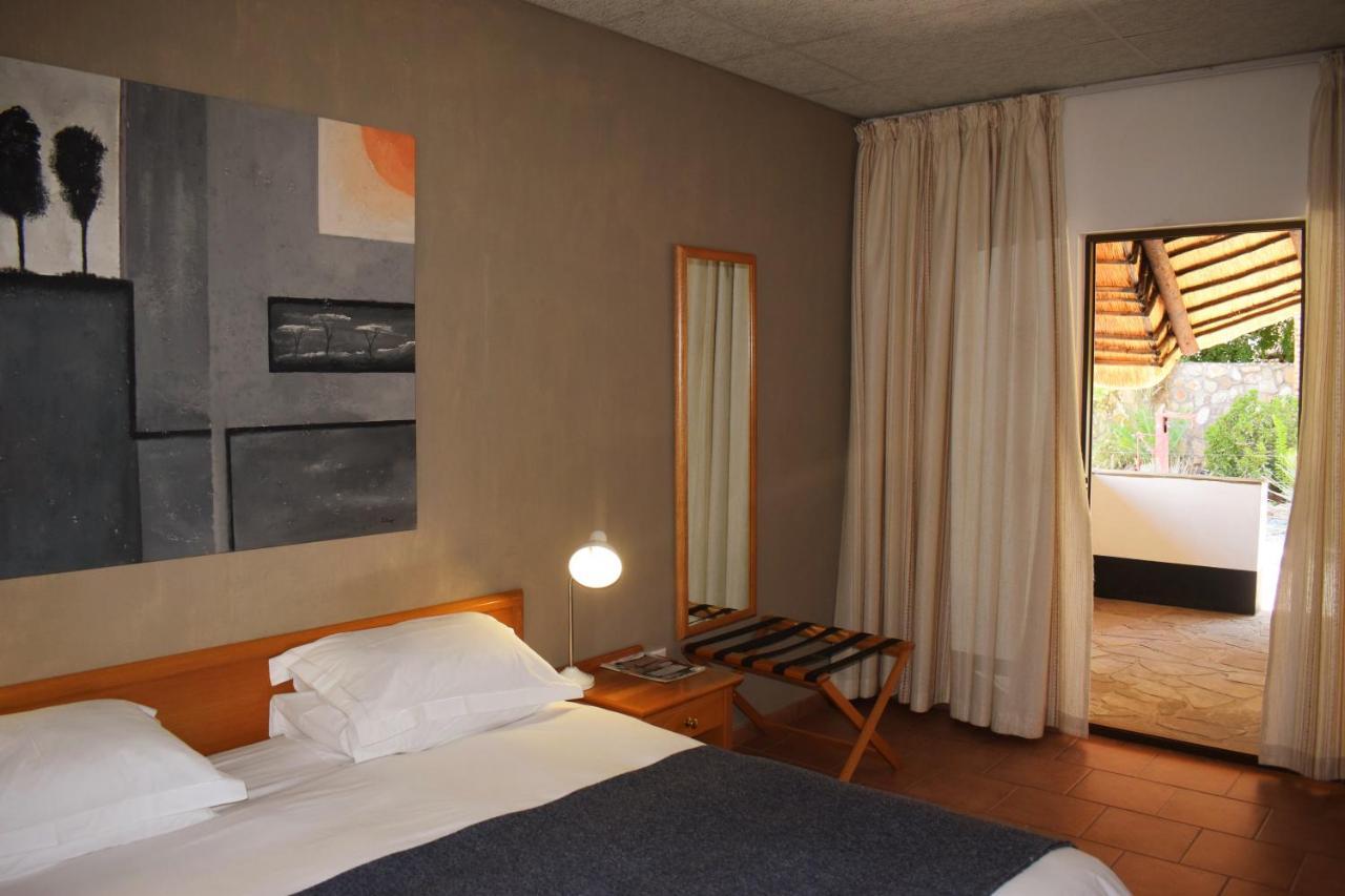 Central Hotel Omaruru Εξωτερικό φωτογραφία